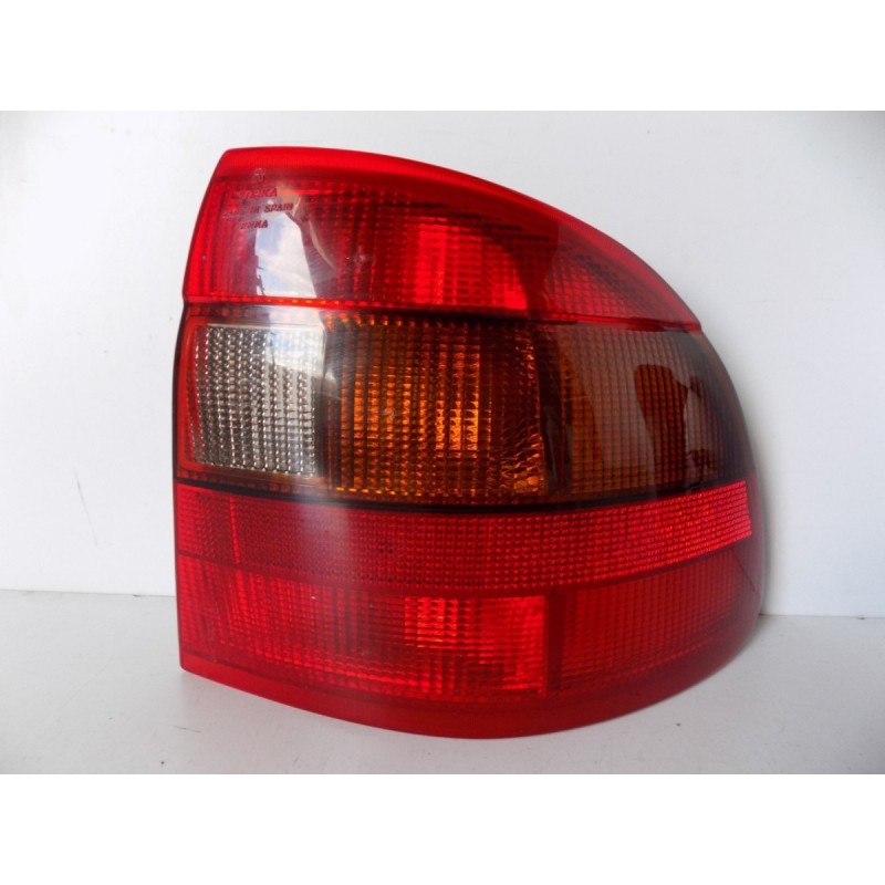 Opel Astra F Sedan - Zadné svetlo pravé - 11881 | mobilpol.sk