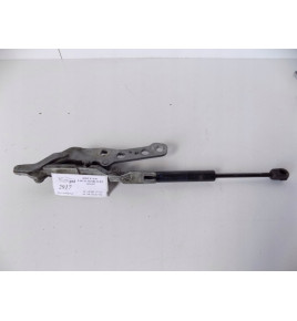 BMW X3 E83 Záves kapoty...