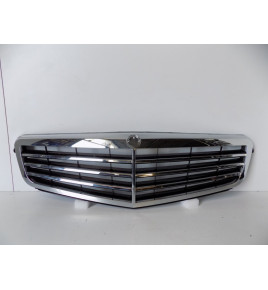 Mercedes W204 Maska / Gril...