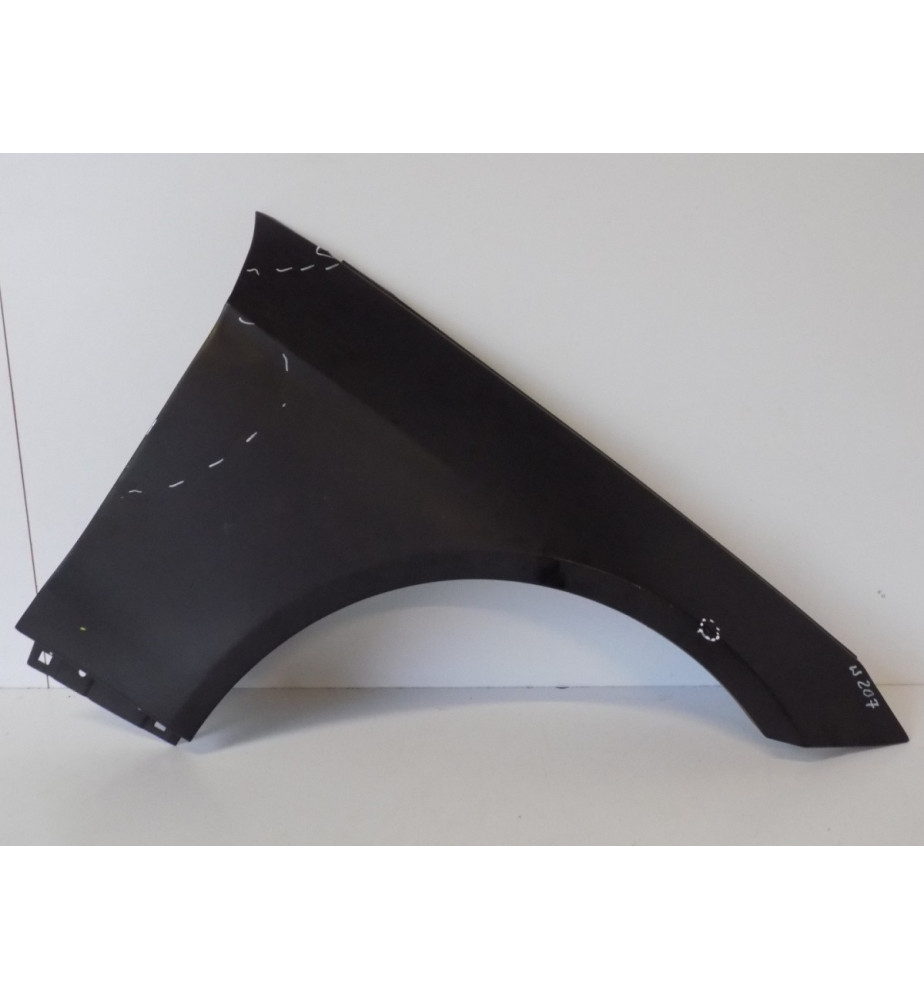 Mercedes W207 Pravý blatník poškodený - 12422