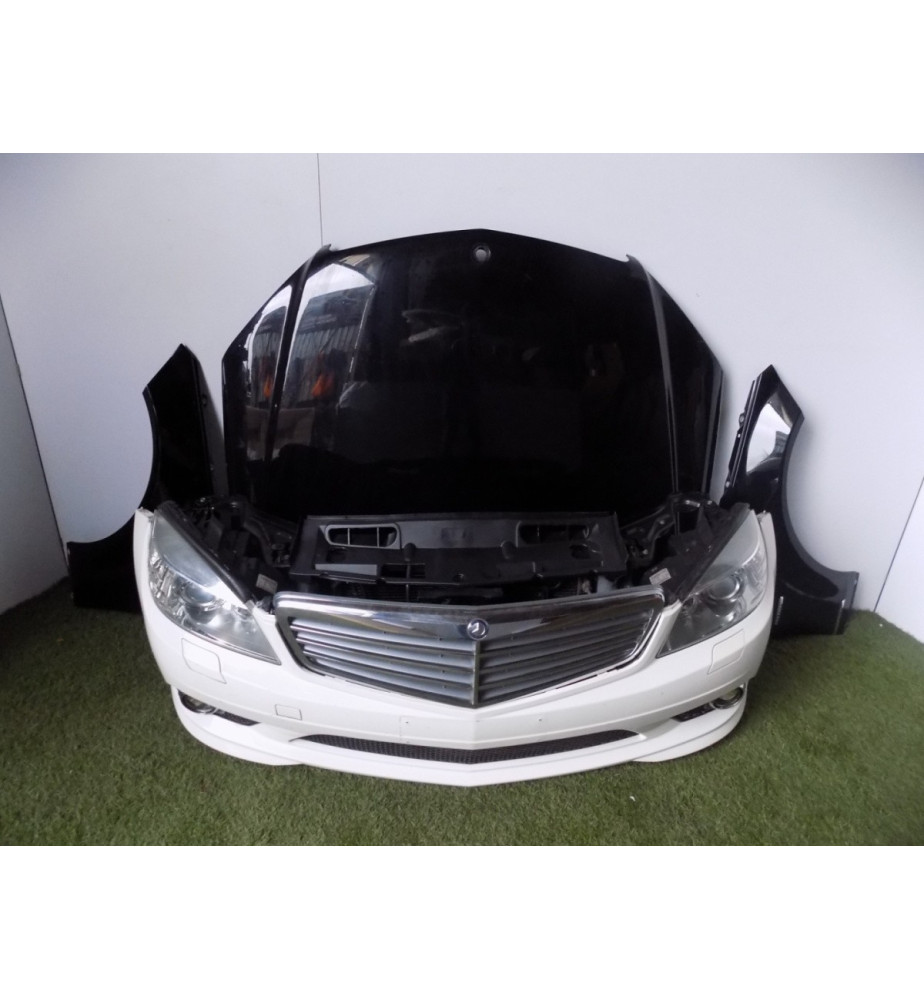 Mercedes W204 AMG Maská Zásterka Pas Svetlá - 12547