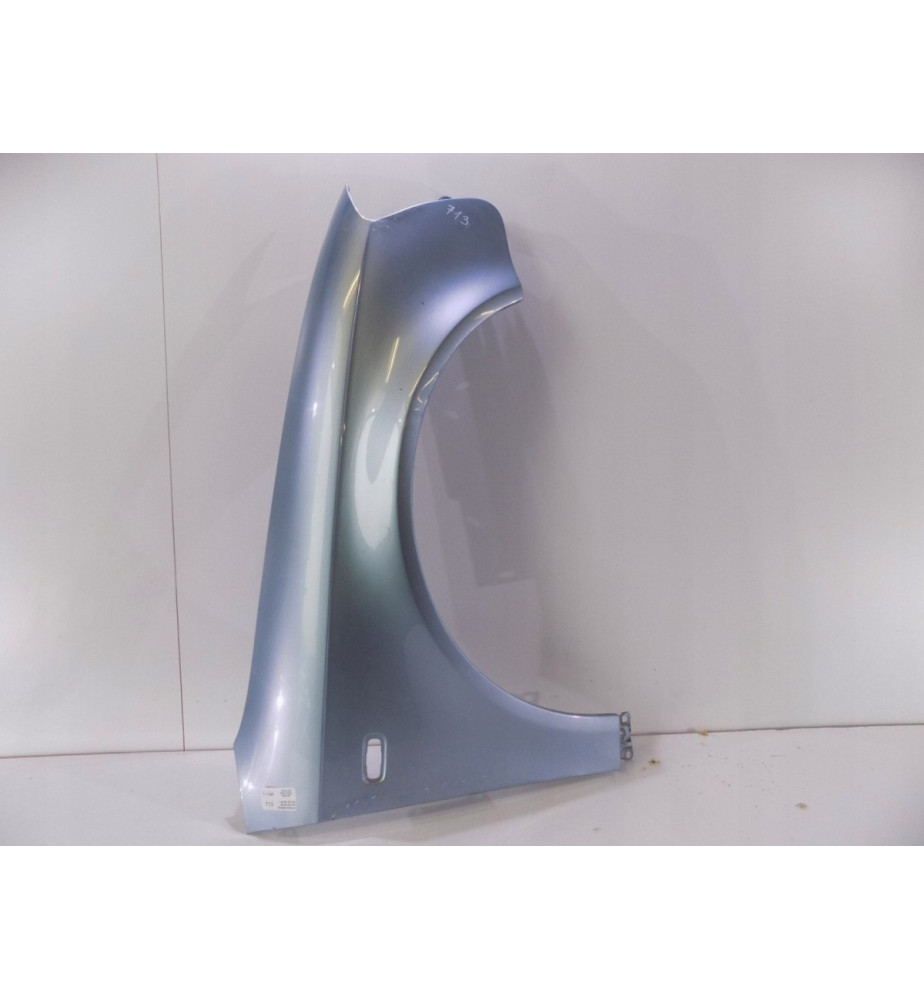 AUDI A4 B6 8E0 Pravé Blatník - 713