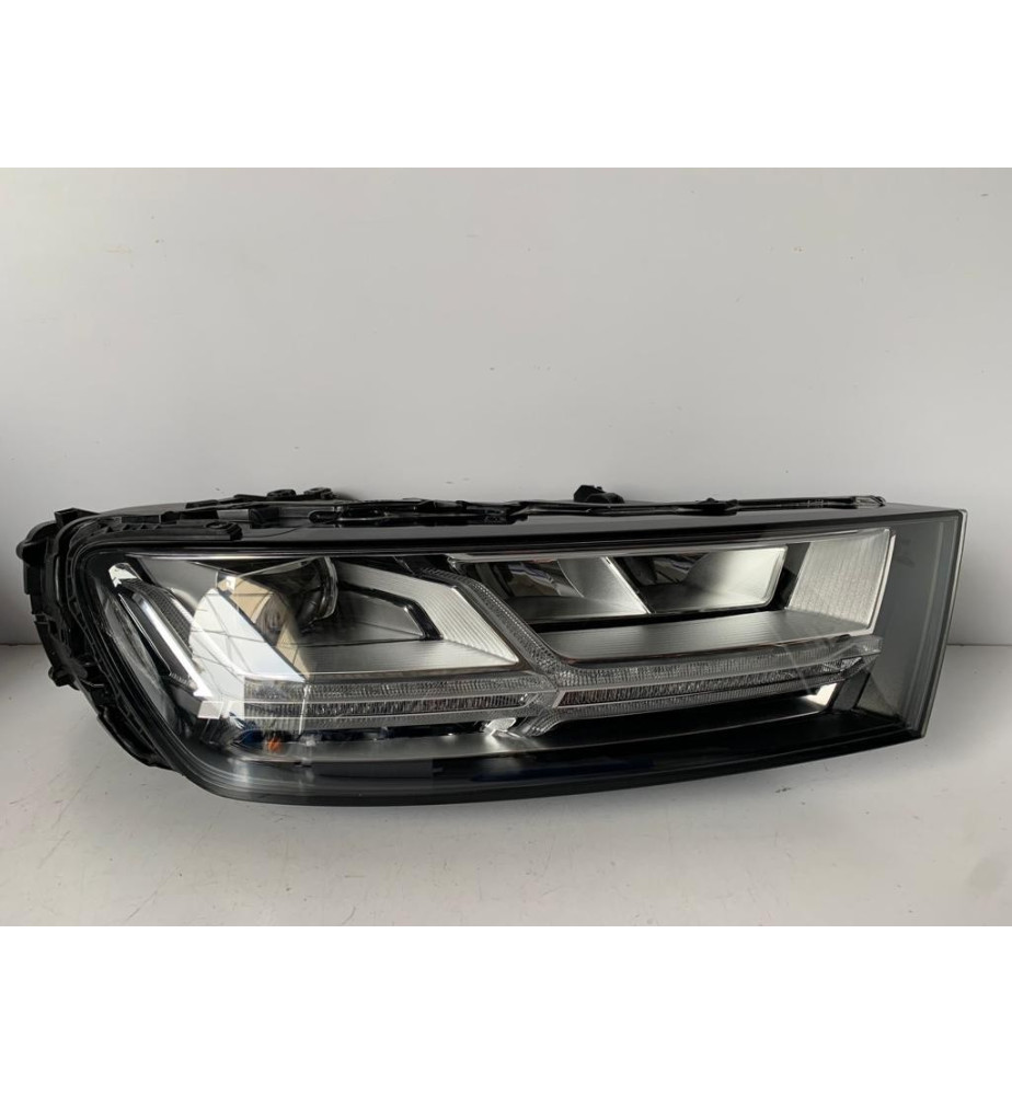 Audi Q7 4M Predná lampa FULL LED - Pravá 12704