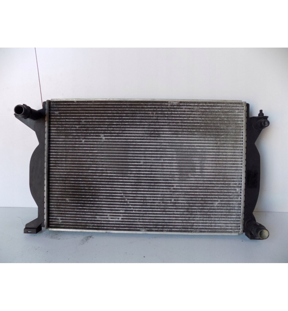 AUDI A6 C6 4F0 CHLADIČ VODY - 010