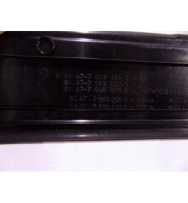 BMW M3 E90 Kryt prahu pravý predný