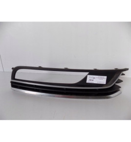 VW Passat B7 - Pravá mriežka nárazníka - 2834