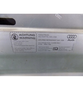 Audi A4 Cabrio Kapota / Kryt Motora - 1264