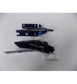 VW Golf 6 - Pravý pánt...