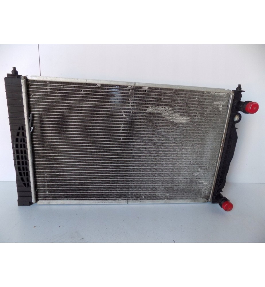 Audi A4 8D0 Chladič vody - 6088