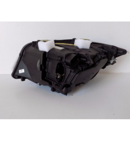 BMW 3 E90 Xenon Nieskrętna Pred LCI Prava - 5999