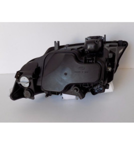 BMW 3 E90 Xenon Nieskrętna Pred LCI Prava - 5999