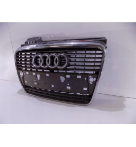 AUDI A4 B7 8E0 OCHRANNÁ MŘÍŽKA / GRIL - 095