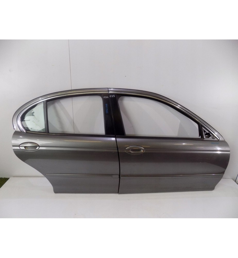 Jaguar X-Type - Predné Dvere Pravé - 0070