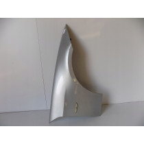 BMW 3 E90 E91 PRAVÝ BLATNÍK...