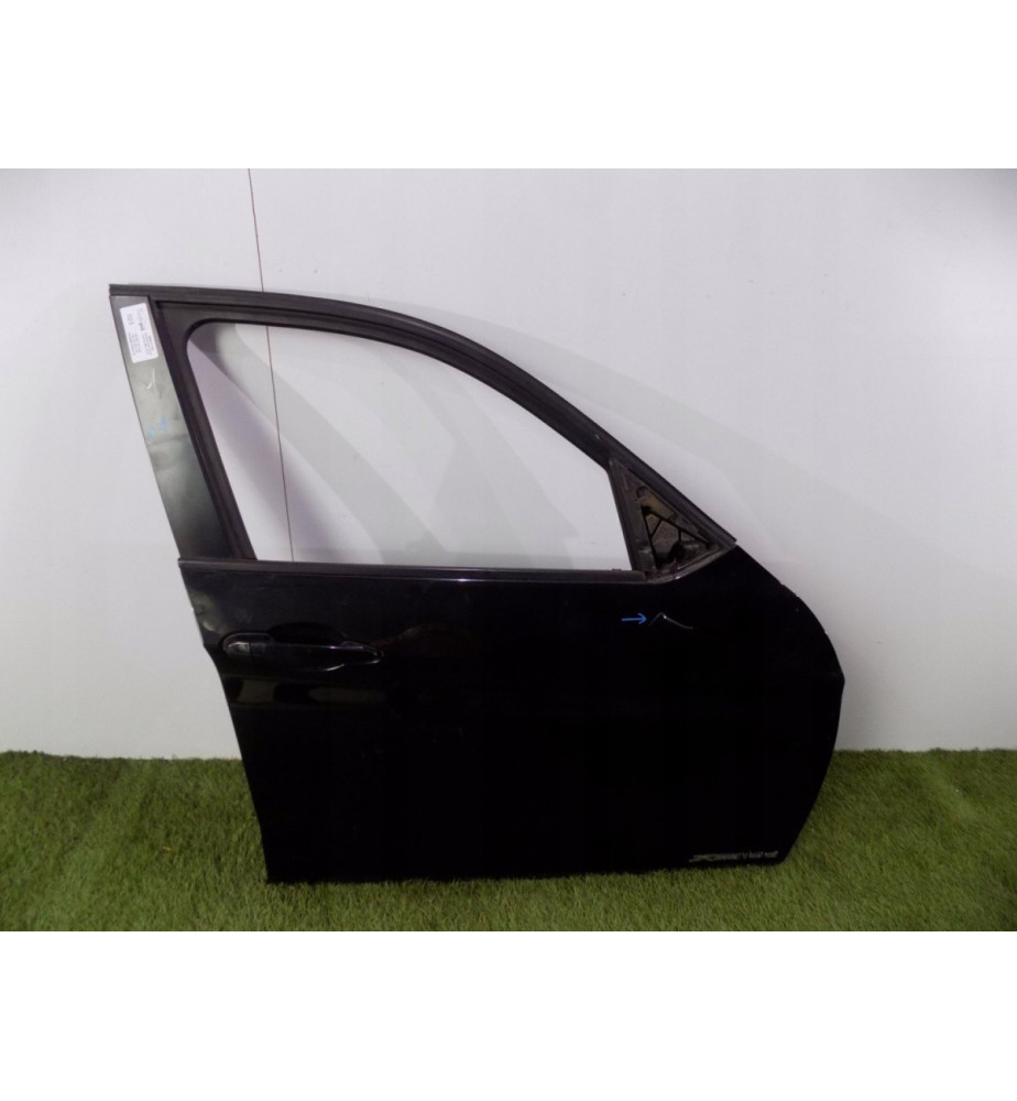 BMW X1 E84 - Predné Dvere Pravé - 023