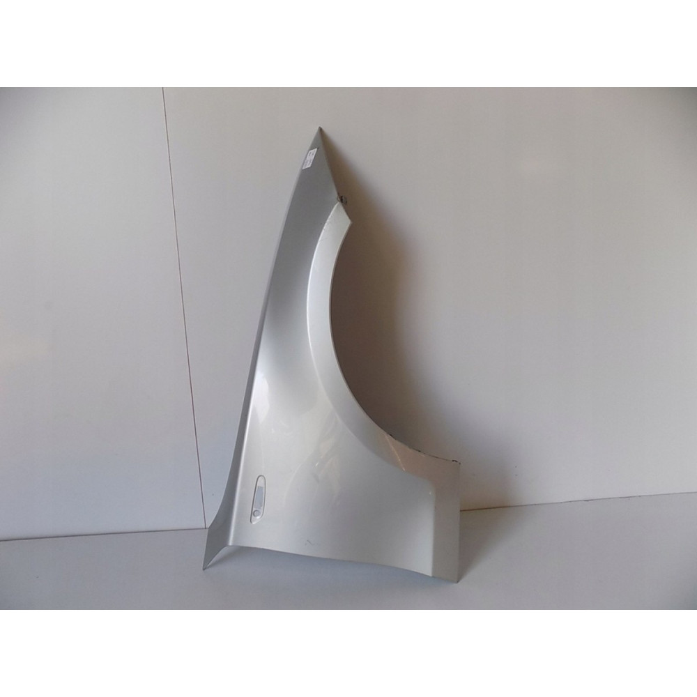 BMW 1 E87 E88 PRAVÉ BLATNÍK - 0604