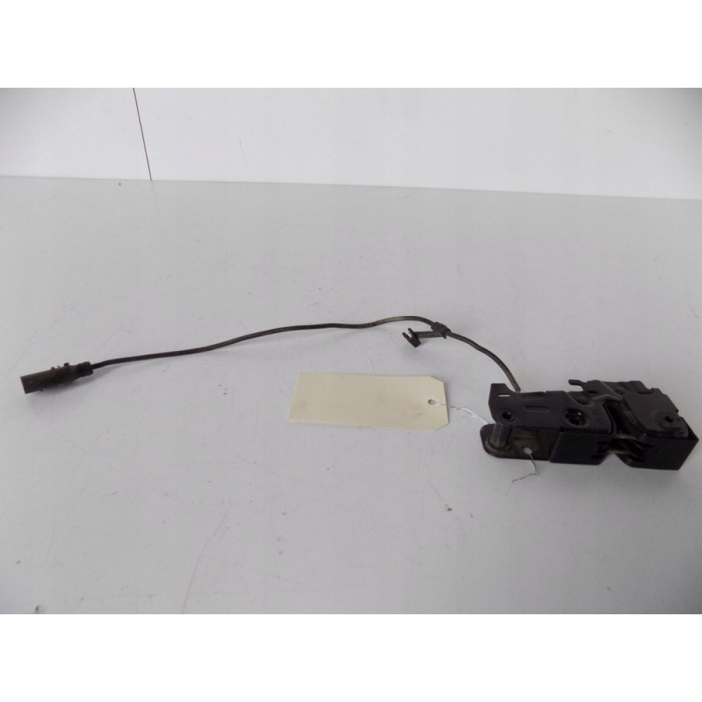 Audi A4, A5, Q5 - Zámok kapoty - 2192