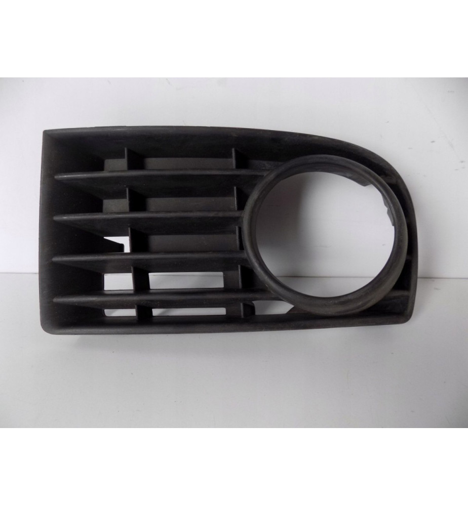 VW Golf 5 - Mriežka nárazníka ľavá - 2957