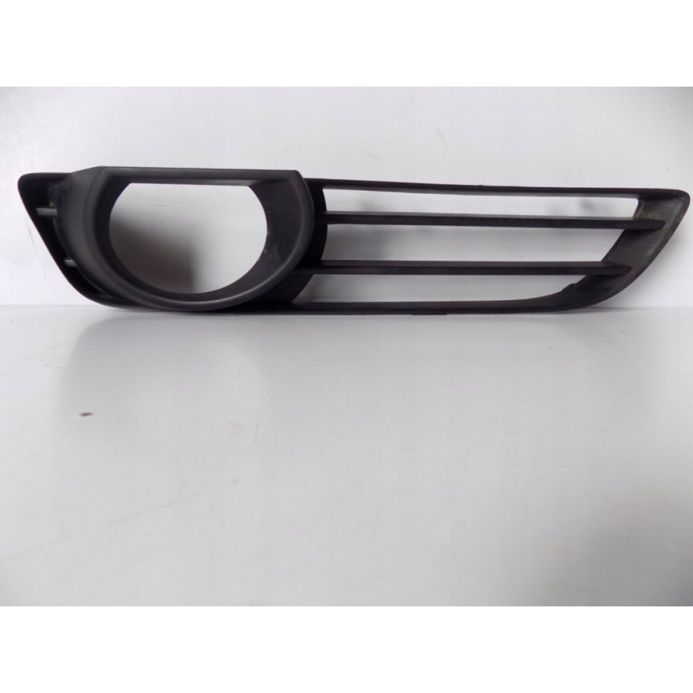 AUDI Q7 - Pravá mriežka nárazníka - 2977